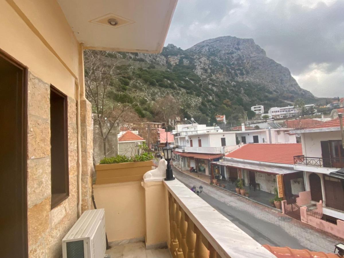 Costas Inn Spílion Екстериор снимка
